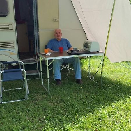 Camping Aviator, Numai Teren, Campare Pentru Rulote Autorulote Personale, Campingul Nu Are Rulote !!! Buşteni Extérieur photo