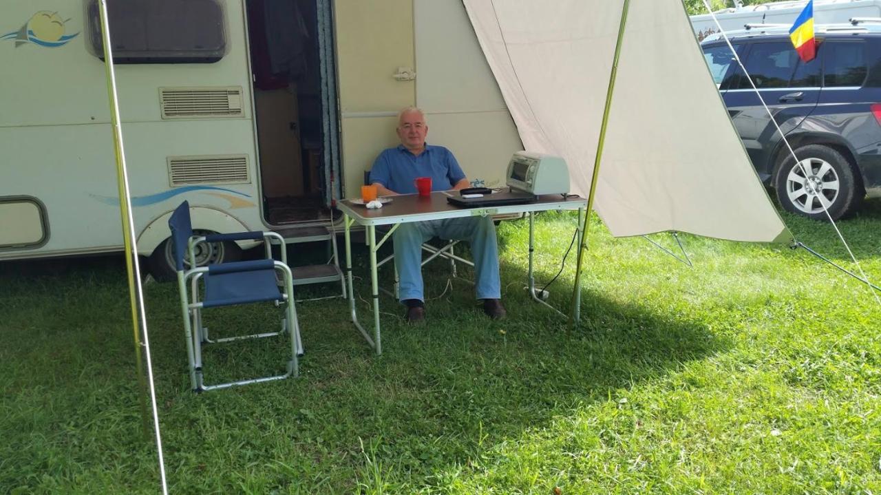 Camping Aviator, Numai Teren, Campare Pentru Rulote Autorulote Personale, Campingul Nu Are Rulote !!! Buşteni Extérieur photo
